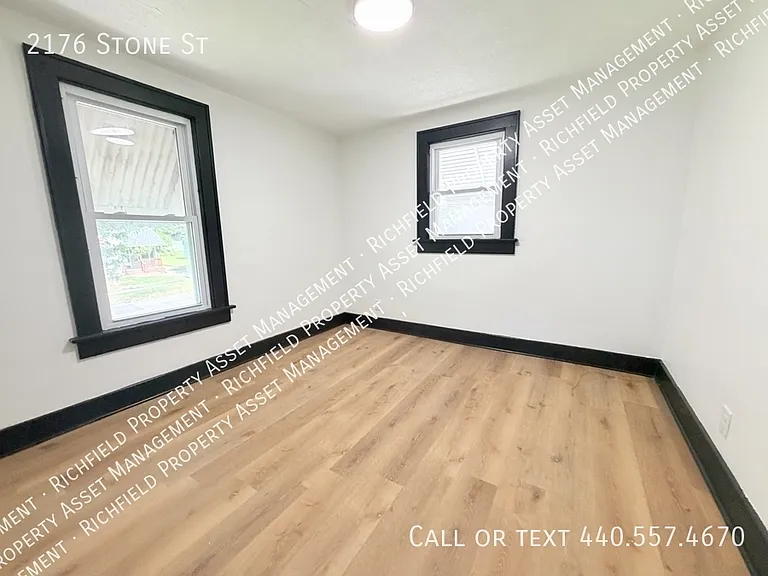 2176 Stone St — Photo 16