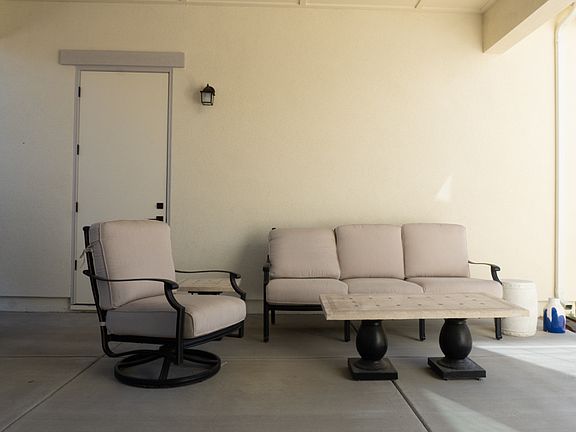 4th image of 3066 El Capitan Dr