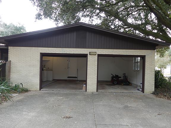 3rd image of 6020 Dallas Ave
