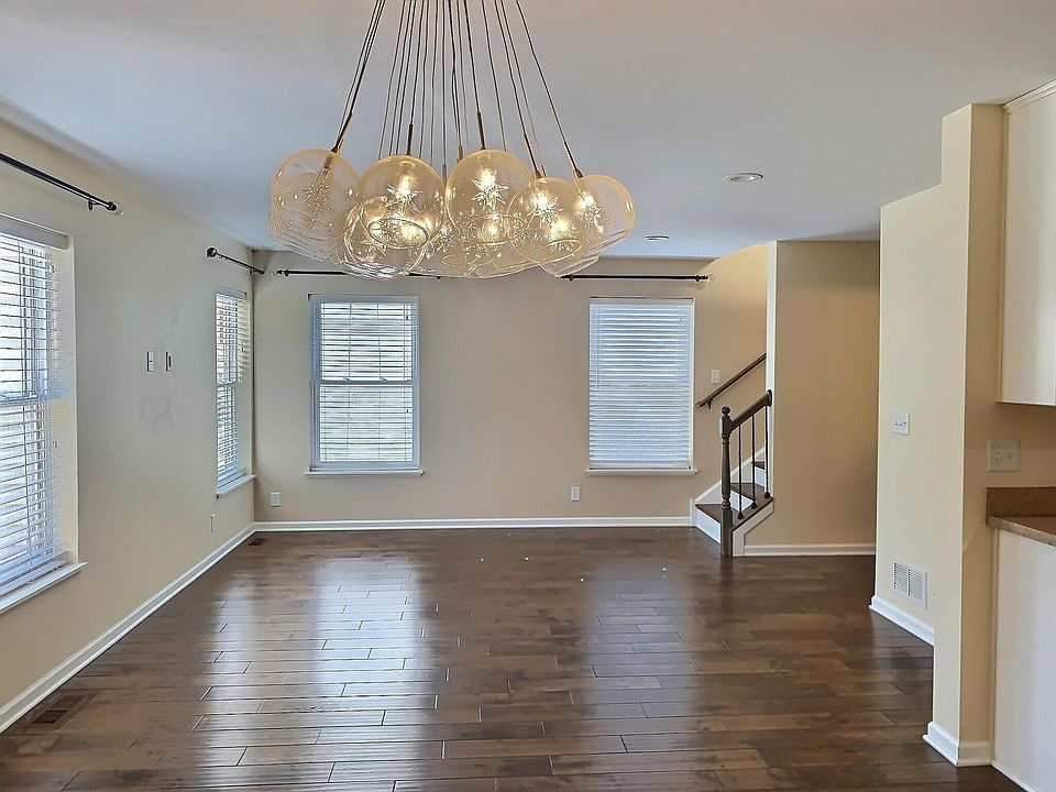 1st image of 1581 Pauline Cir
