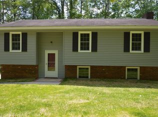 124 Dorothy Ln, Mount Airy, NC 27030