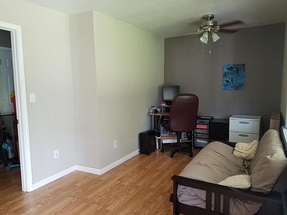 5th image of 313 Hillview Ave