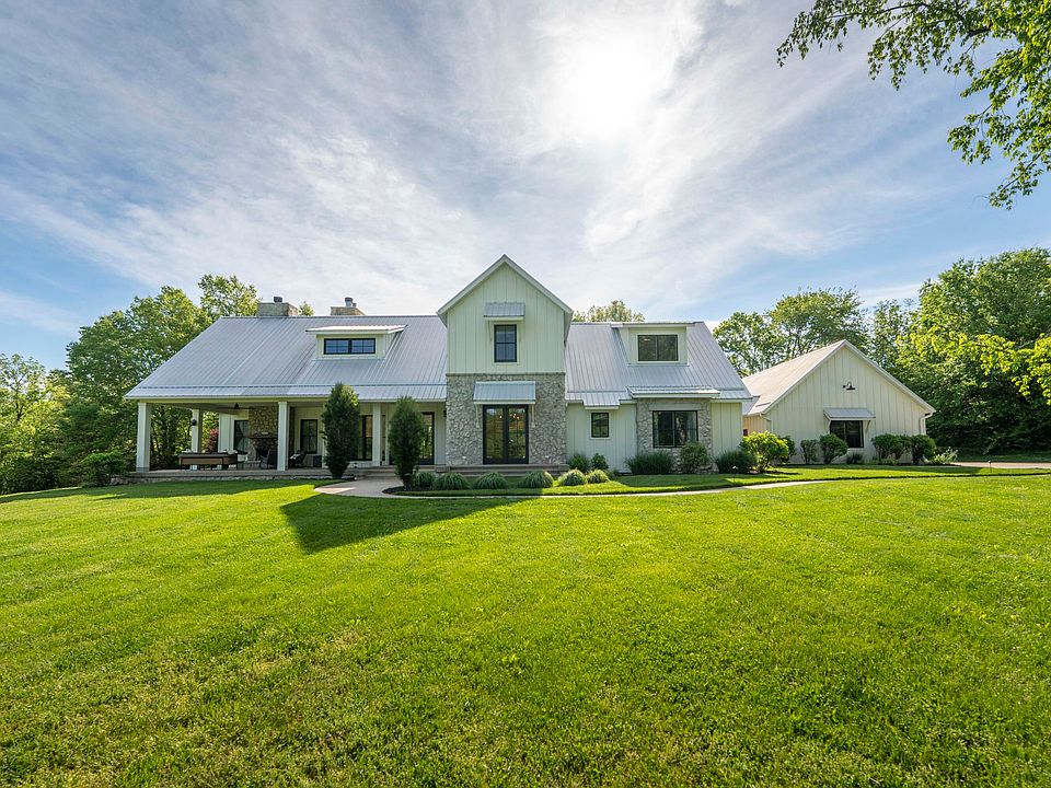 1st image of 826 S Farm Road 207