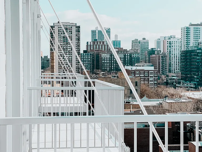 Balconies with South-Facing Breathtaking Skyline Views of Chicago