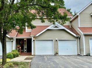 12 Ridge View Ter, Oak Ridge, NJ 07438
