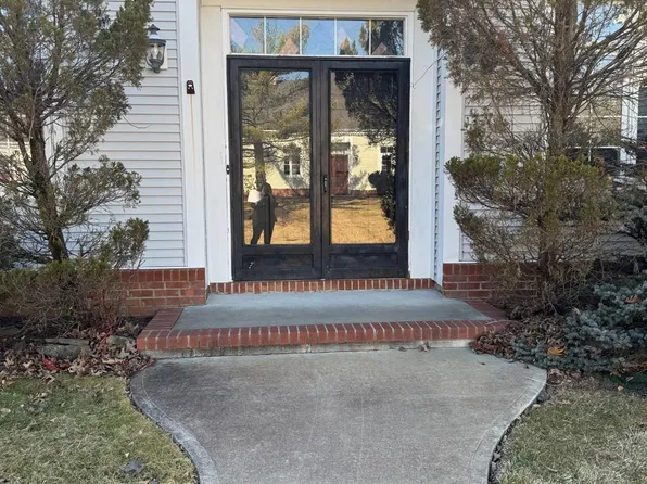 5C Chadwick Ln, Monroe Township, NJ 08831