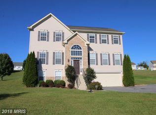 691 Crushed Apple Dr, Martinsburg, WV 25403