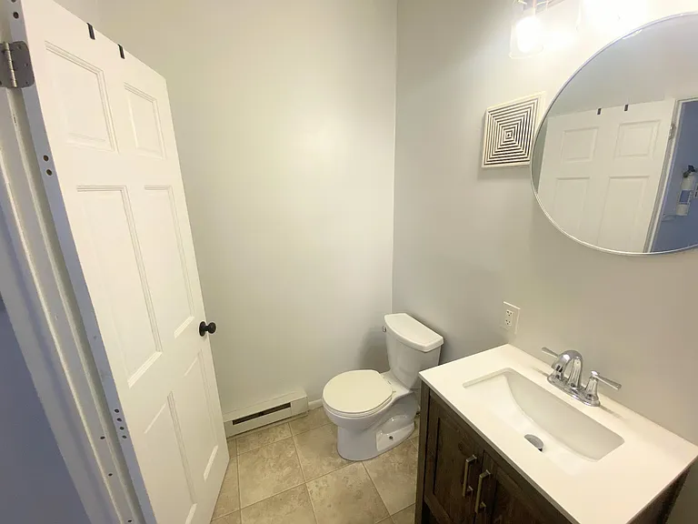 146 W High St #12 — Photo 9