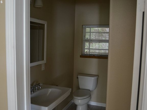 4th image of 825 Yale Ave
