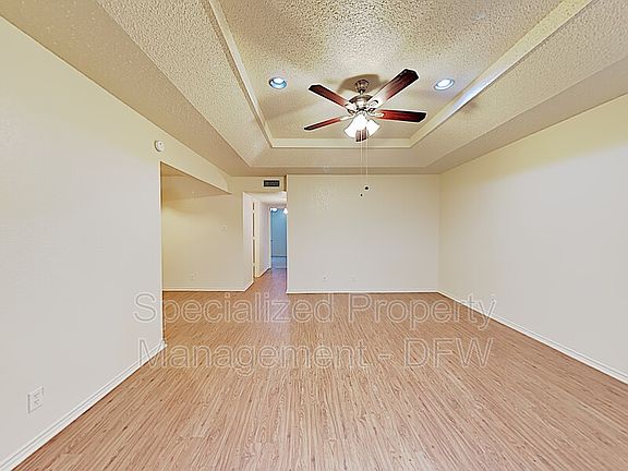 3rd image of 823 White Rock St