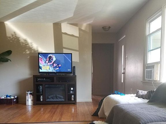 5th image of 927 Tressler St