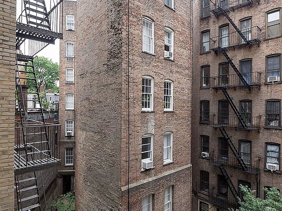 4th image of 15 Sheridan Sq APT 3D