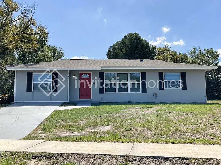 1040 Edgehill Ave — Photo 1