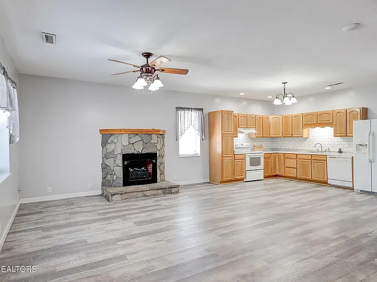 7523 Sevierville Pike — Photo 1