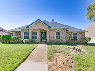 7506 Lake Park Ct, Arlington, TX 76016
