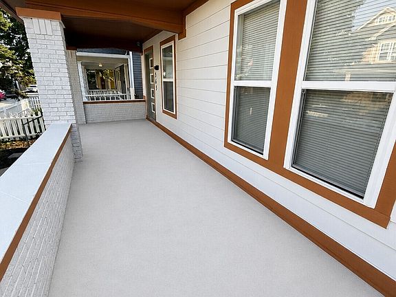 3rd image of 243 Hendricks Pl