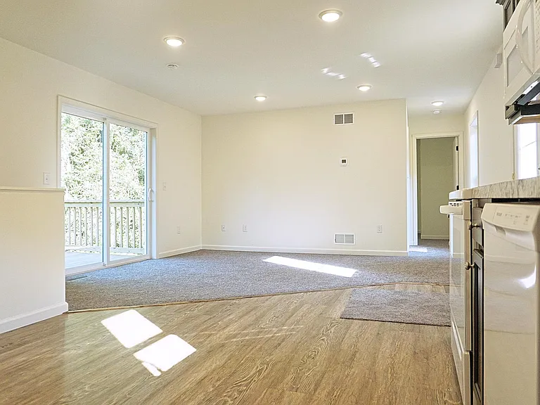 1091 Rolling Hills Rd — Photo 12