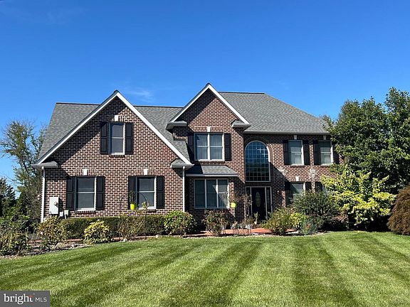 2nd image of 3325 Muirfield Dr
