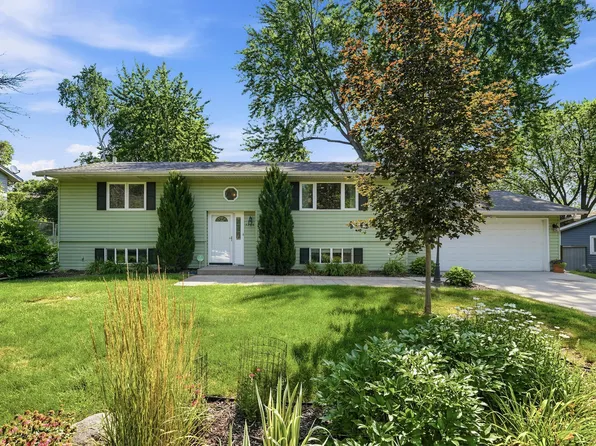 3224 Hillsboro Ave N, New Hope, MN 55427
