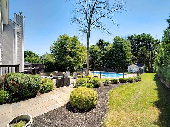 2nd image of 35 Camelot Dr