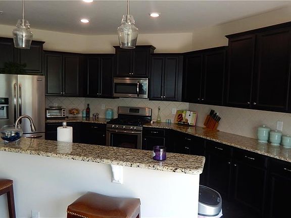 5th image of 447 Livingston Dr #39