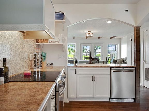 3rd image of 52 Club House Dr