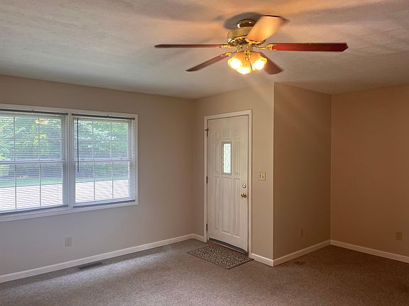 4th image of 113 N Huston St #113
