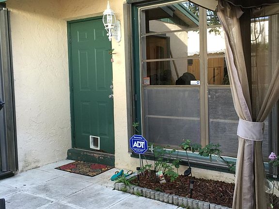 4th image of 1063 Manor Drive #16d