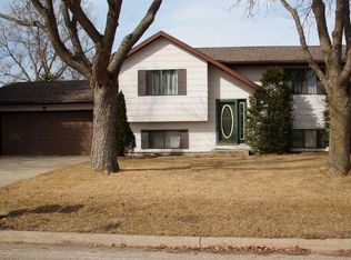 77 Westview Dr, Milford, IA 51351