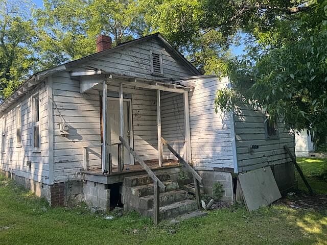 2nd image of 841 Oak St