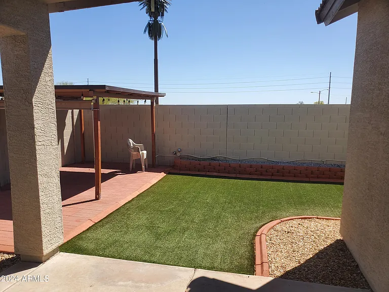 1507 S 171st Ln — Photo 33