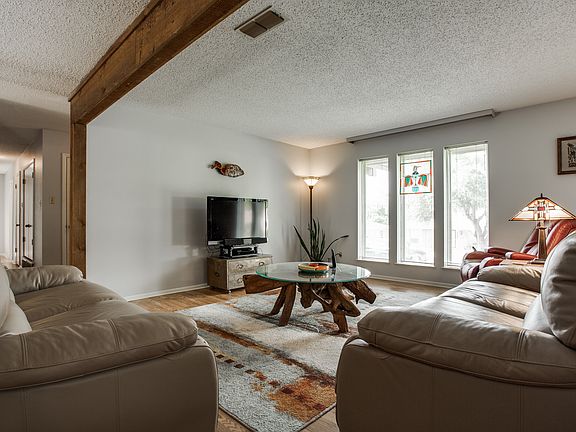 4th image of 3728 Lawndale Ave
