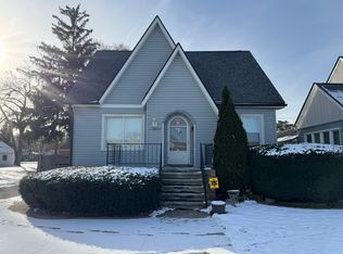 32035 Utica Rd, Fraser, MI 48026