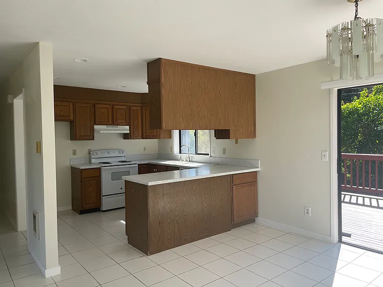 1163 Puget Dr SE — Photo 10