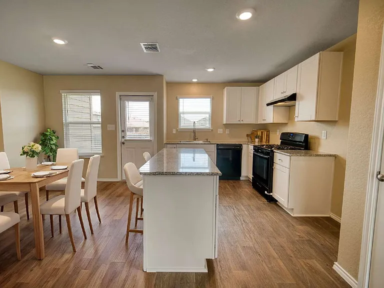 3447 Stoney Byu — Photo 5