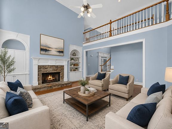 2nd image of 562 Grassmeade Way