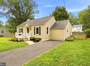 135 Longshore Ave, Yardley, PA 19067