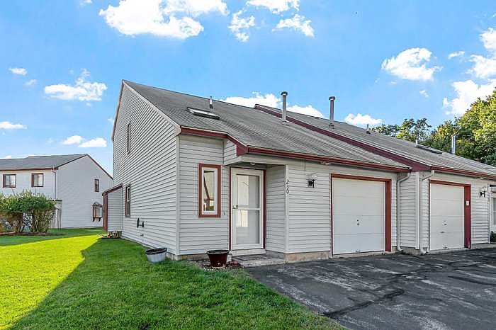 1st image of 230 Stonebridge Dr #230