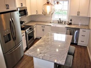 9 William St, East Longmeadow, MA 01028