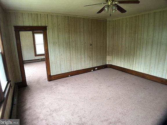 2nd image of 321 Vine St #2