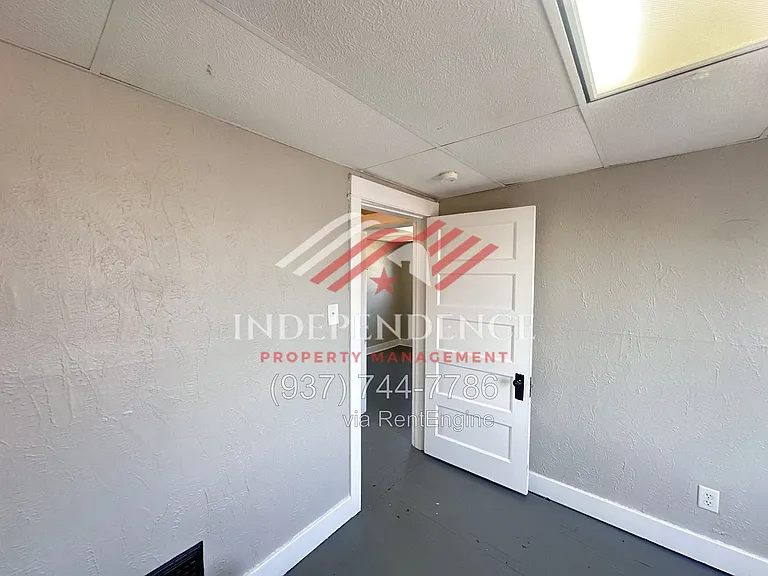 1944 S Smithville Rd — Photo 14