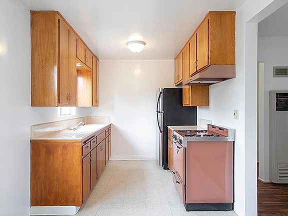 3rd image of 1715 Acacia #7