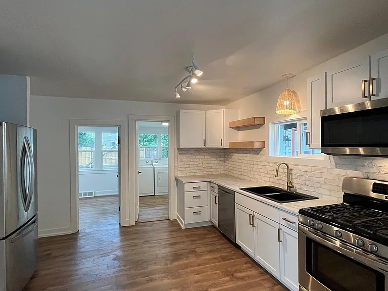 858 Baxter St SE — Photo 16