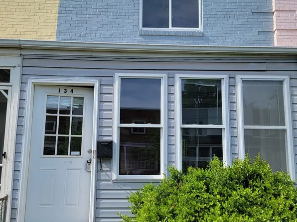 134 Lynhaven Dr, Alexandria, VA 22305