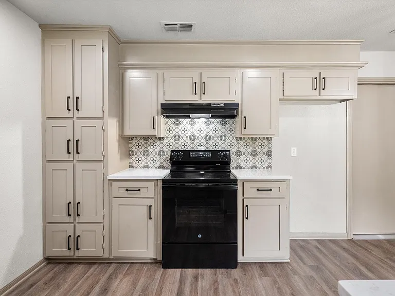 3008 Lafayette St — Photo 12