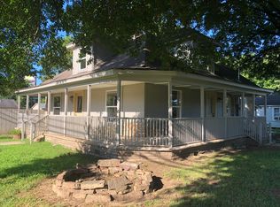 221 N Detroit Ave, Russellville, AR 72801