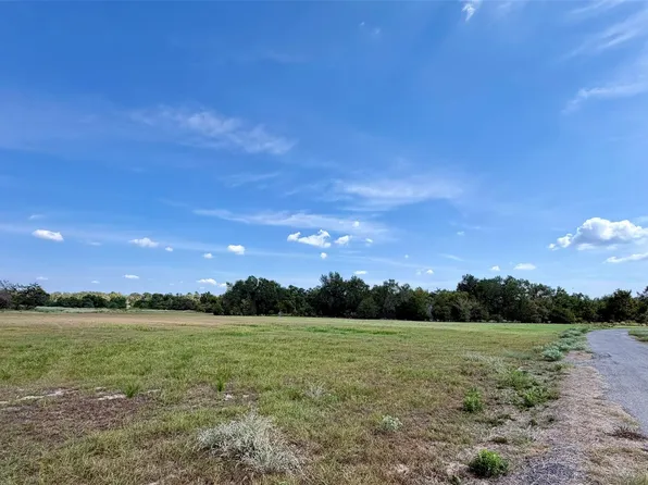 Richmond St, Mc Dade, TX 78650