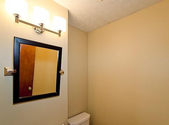 1/2 bath