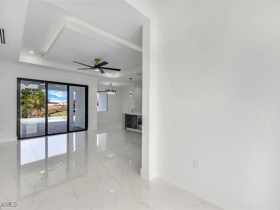 2nd image of 559 NE 4th Terrace Cpe