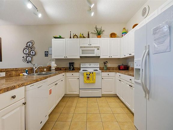 2nd image of 3139 Sun Lake Ct APT B